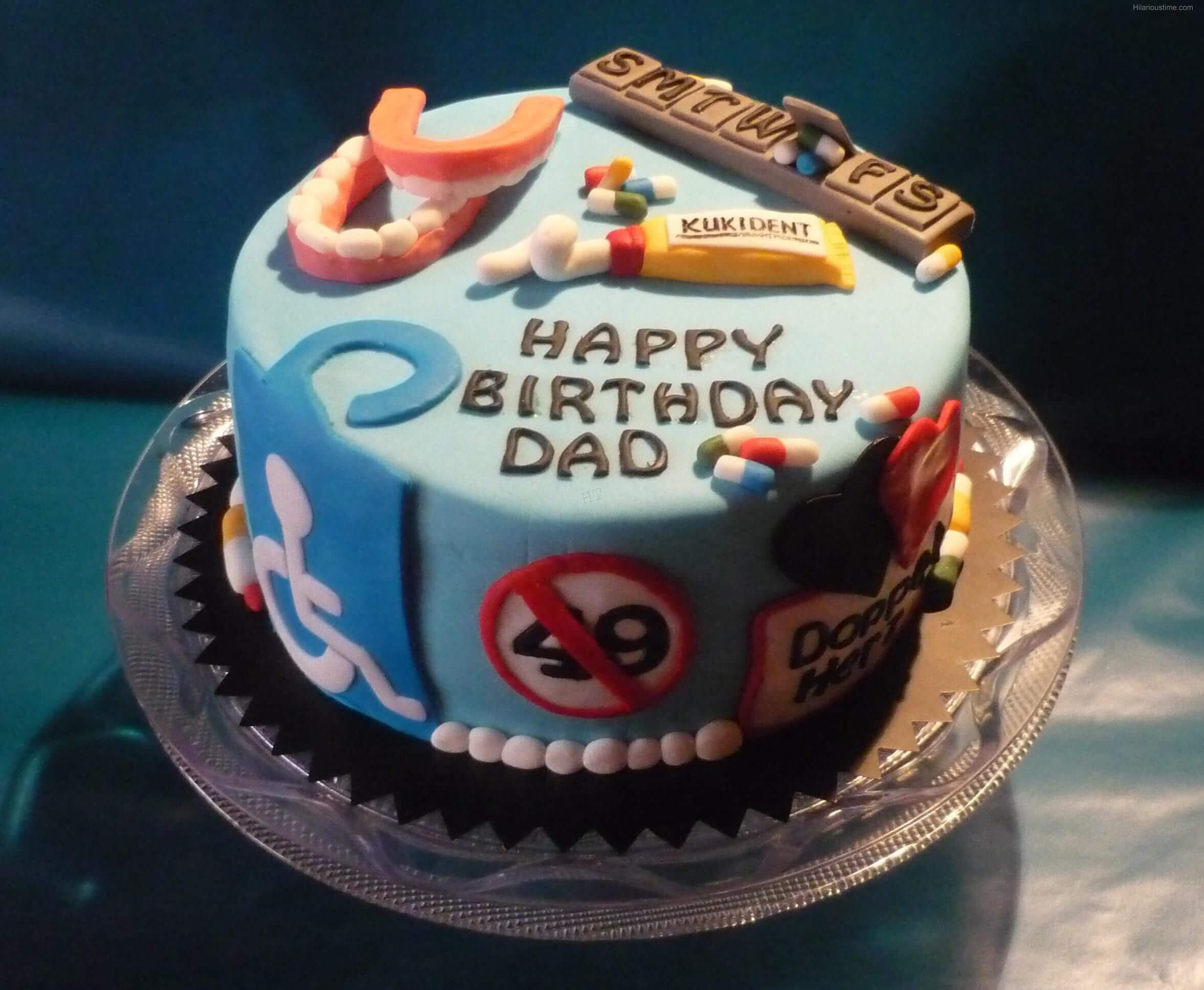 Chiếc bánh sinh nhật hài hước cho người cha tuổi 50