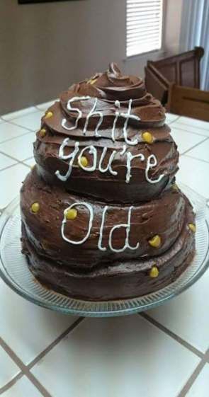 Tặng bạn chiếc bánh sinh nhật khi bạn về già....