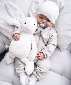 Trẻ Sơ Sinh Ngủ Nhiều Có Tốt Không Và 2 Kiến Thức Cơ Bản Ba Mẹ Cần Biết