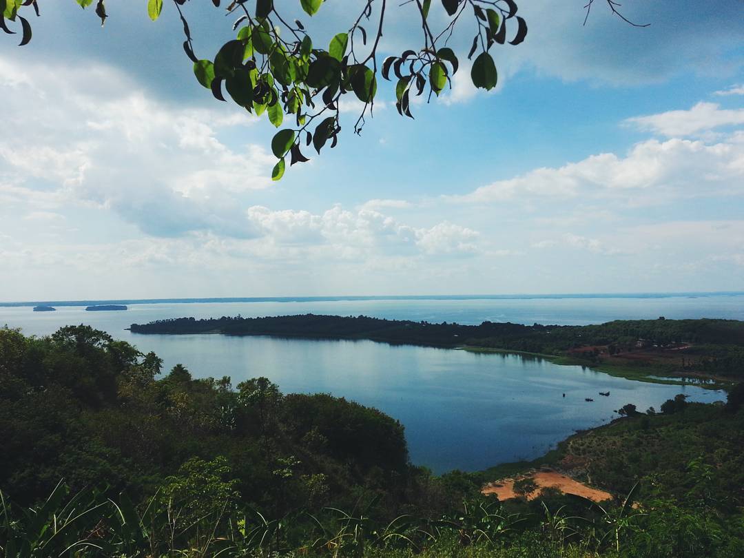 Đường đi đến hồ Trị An ở Đồng Nai