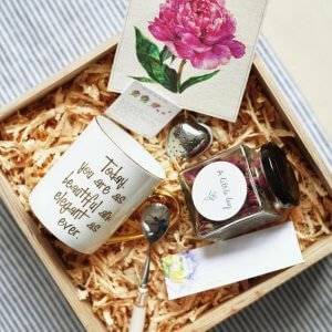 Những Món Quà Tặng 20/10 Ý Nghĩa Trong Hình Ảnh Ngày Phụ Nữ Việt Nam