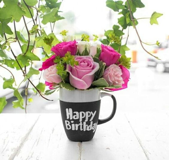 Tải hình hoa sinh nhật dễ thương với chiếc cốc