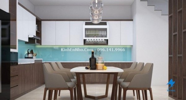 Kính ốp bếp màu trắng xanh mang đến căn bếp không gian tinh tế