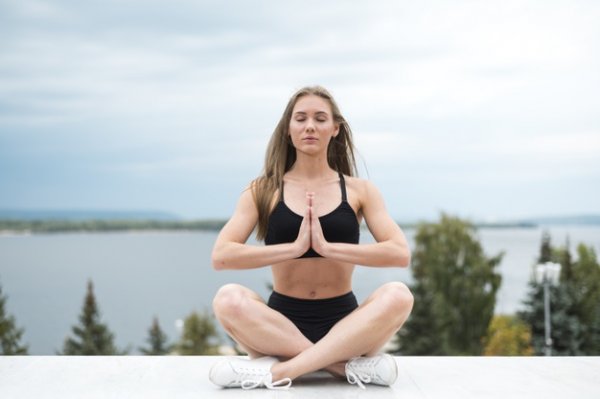 Có nên tập yoga trong thời kỳ kinh nguyệt không?