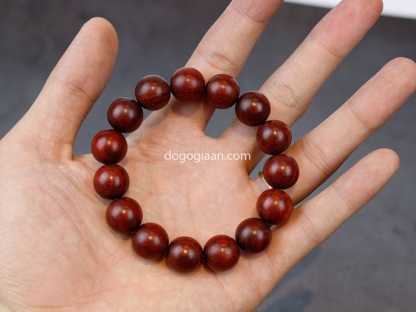 Vòng gỗ Tử Đàn Ấn Độ cá tính