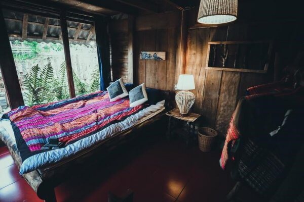 Các vật dụng trong nhà được thiết kế hết sức cá tính nhưng vẫn được nguyên nét tinh tế và tao nhã