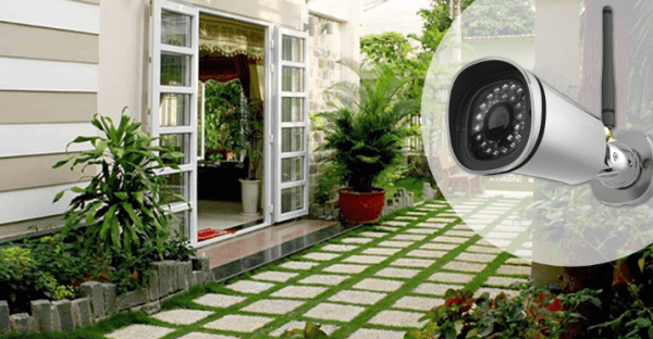Đặt camera an ninh tại vị trí cửa sau của ngôi nhà