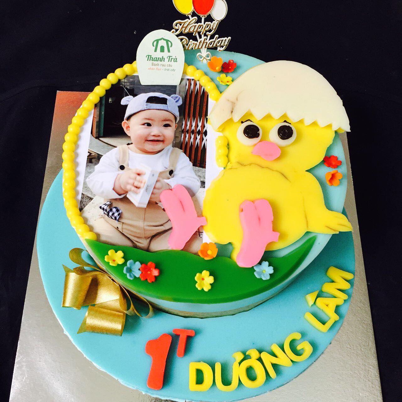 Bánh sinh nhật con gà và hình bé