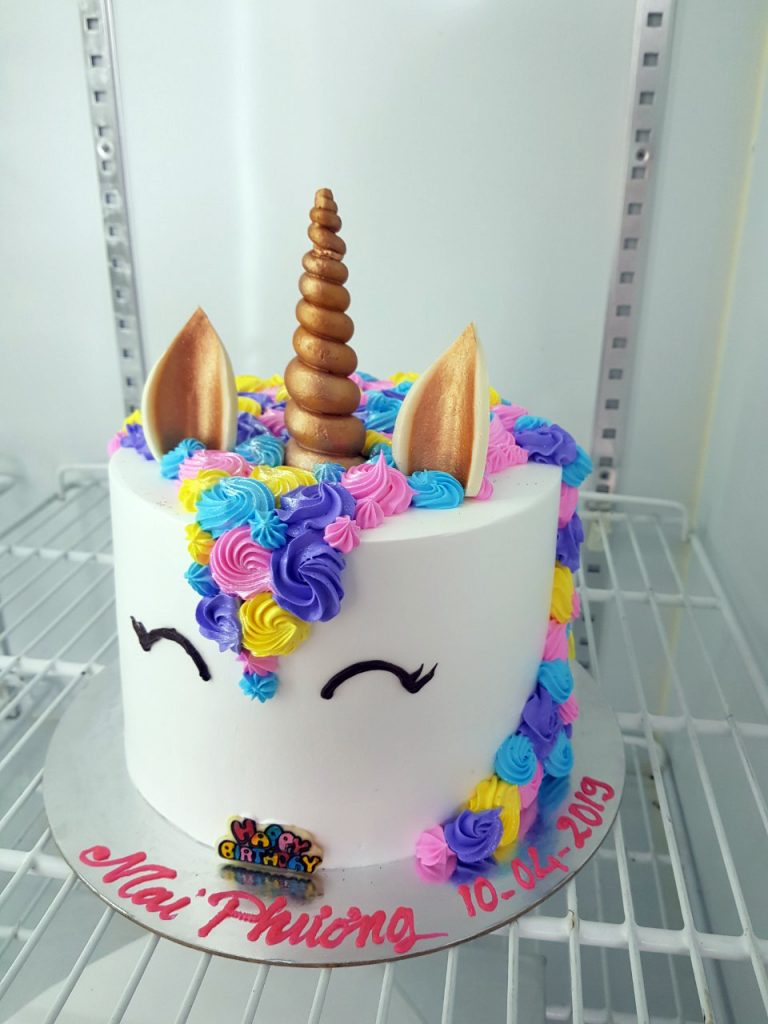 Bánh sinh nhật ngựa pony cho bé gái