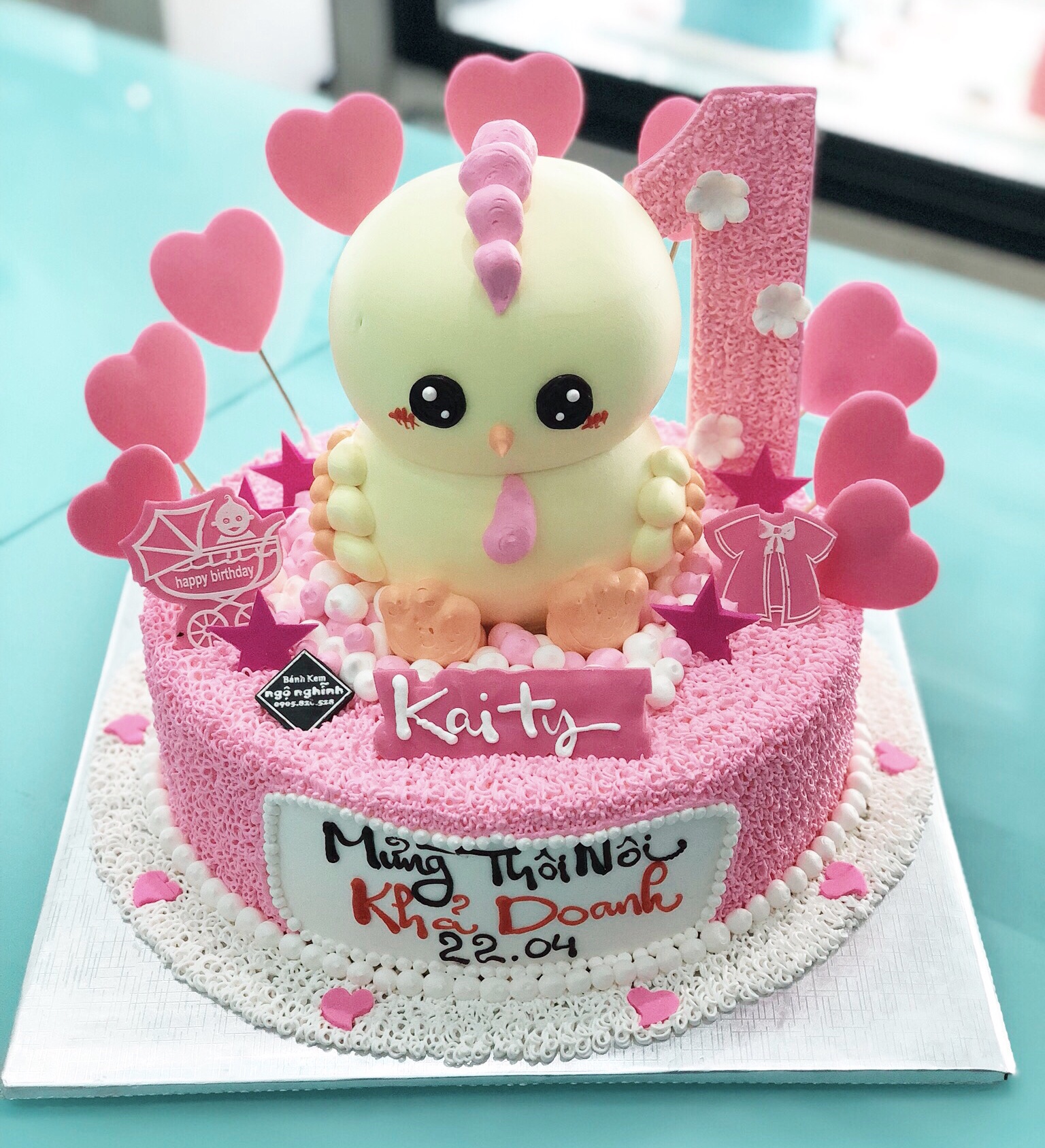Bánh sn cho bé gái tuổi gà