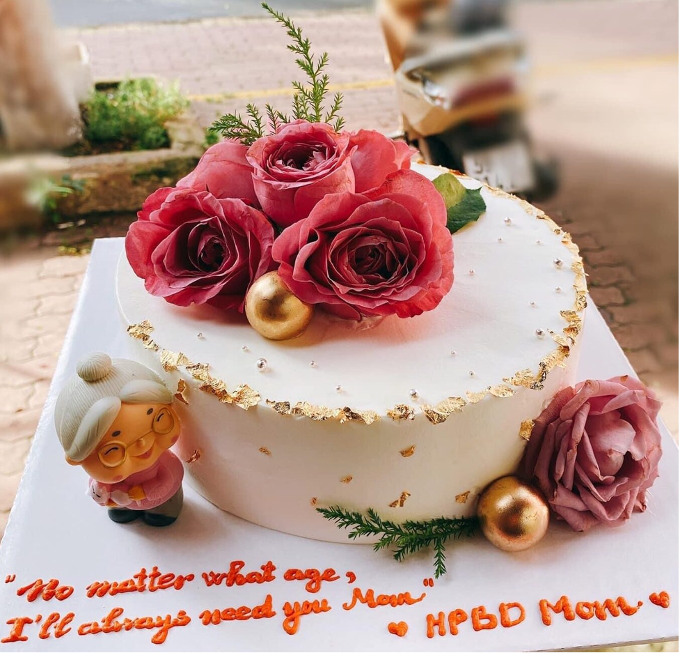 Mẫu bánh và hoa sinh nhật độc đáo
