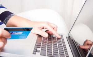 Cashberry – Giải Pháp Vay Tiền Tín Chấp Online 24/7, Nhanh Chóng và Tiện Lợi